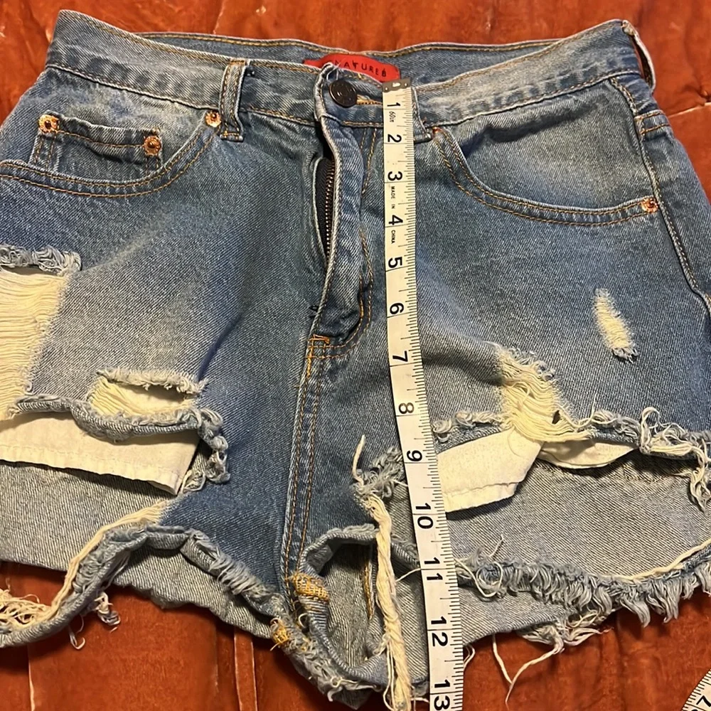 Lulus signature 8 distressed shorts - Picture 4 of 6